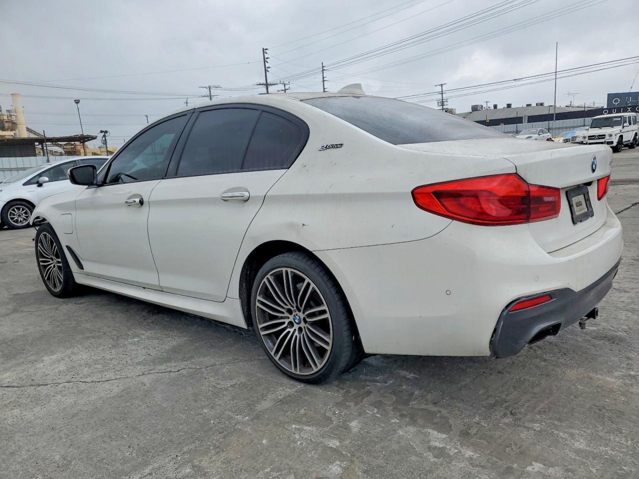 2018 BMW 530E photo 2
