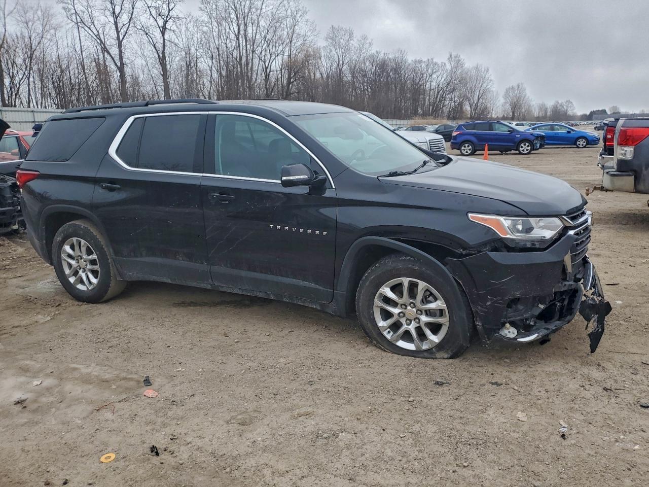 2019 CHEVROLET TRAVERSE LT photo 4