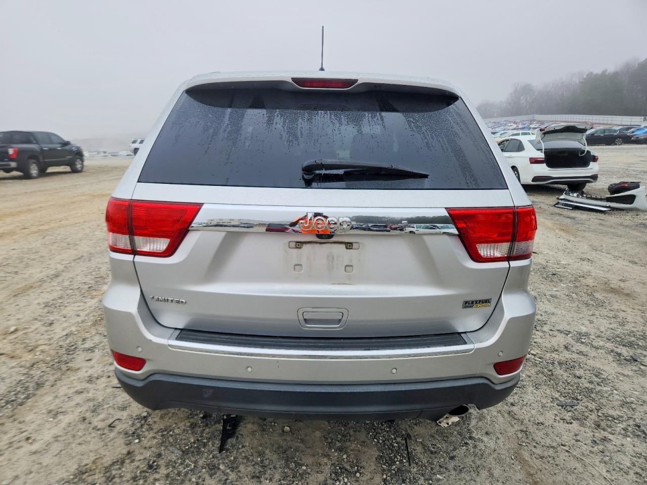 2011 JEEP GRAND CHEROKEE LIMITED photo 6