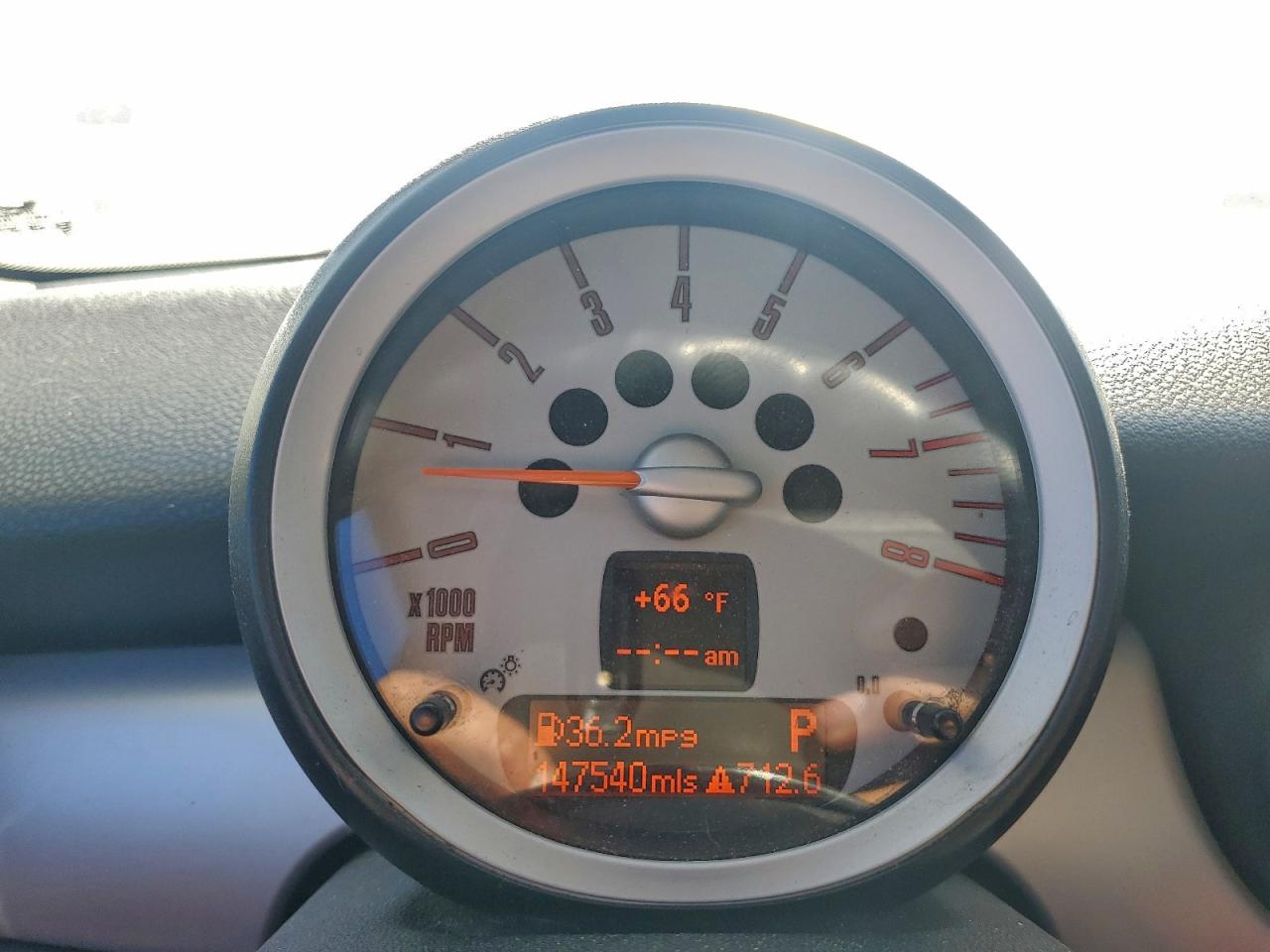 2010 MINI COOPER photo 17