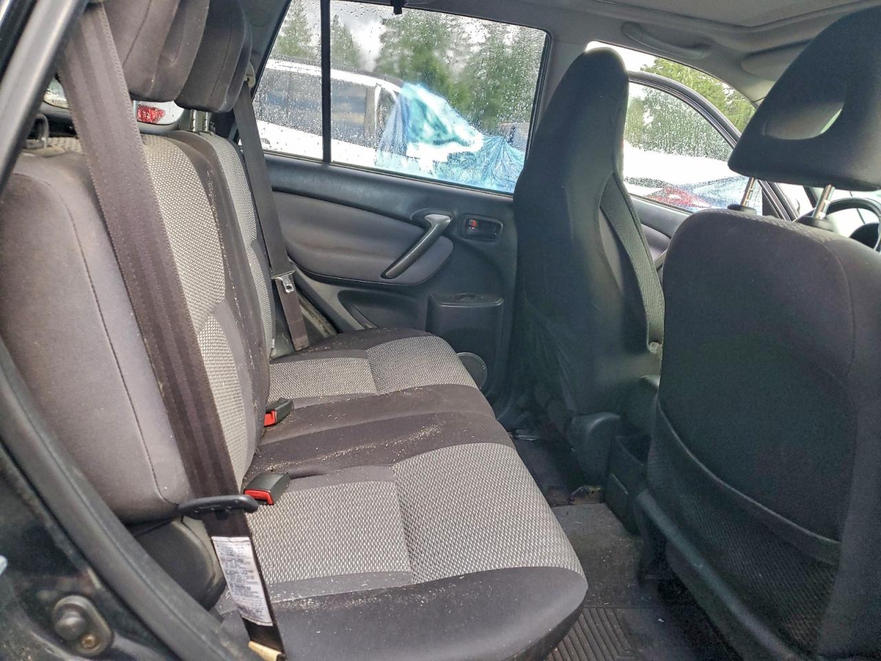 2004 TOYOTA RAV4 photo 11