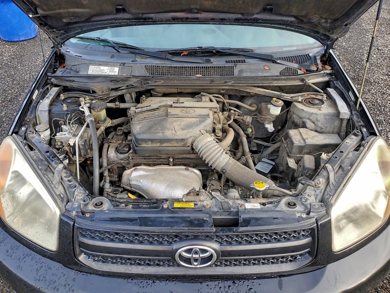 2004 TOYOTA RAV4 photo 12
