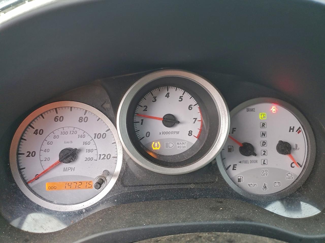 2004 TOYOTA RAV4 photo 9