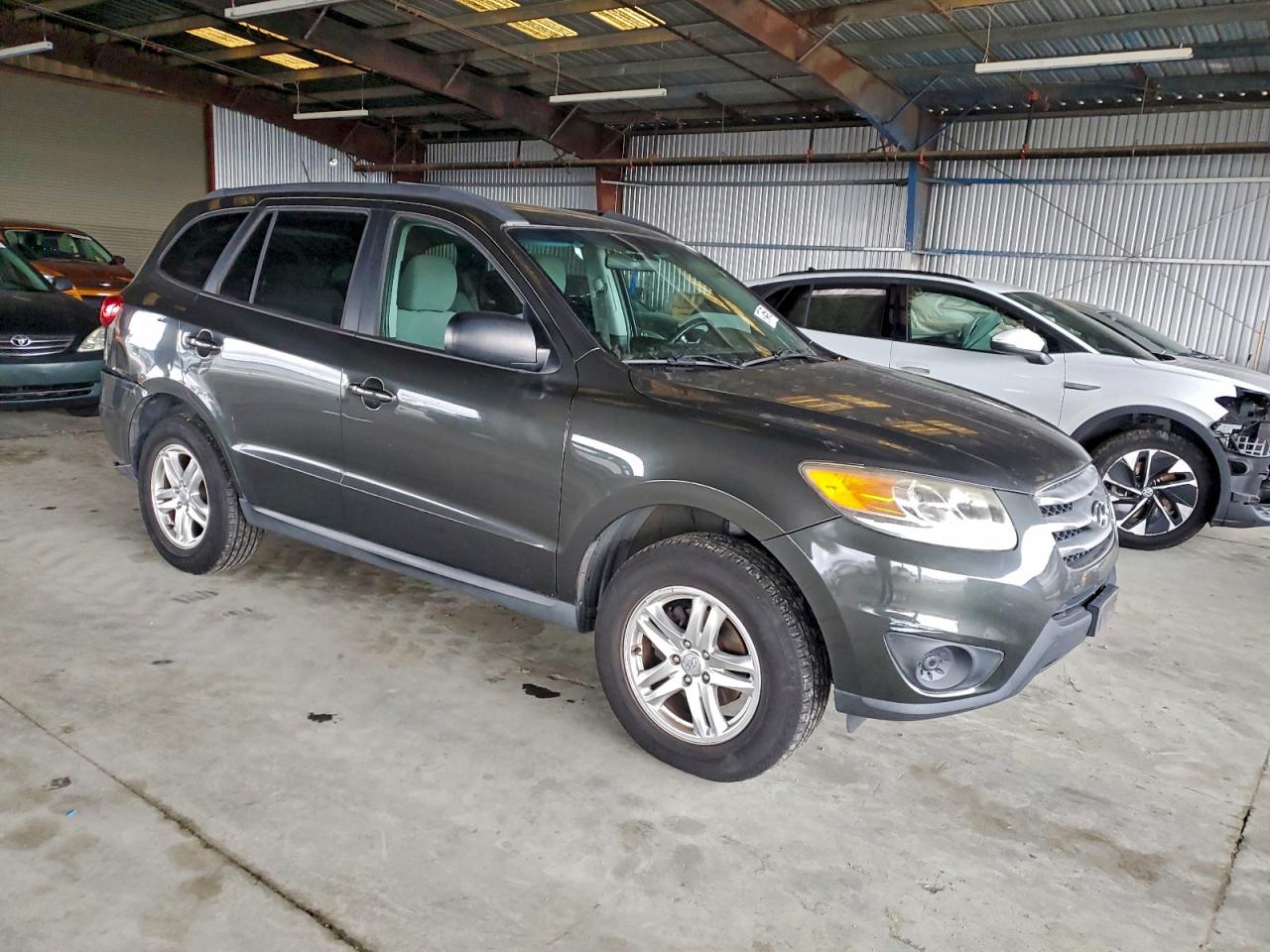 2012 HYUNDAI SANTA FE GLS photo 4