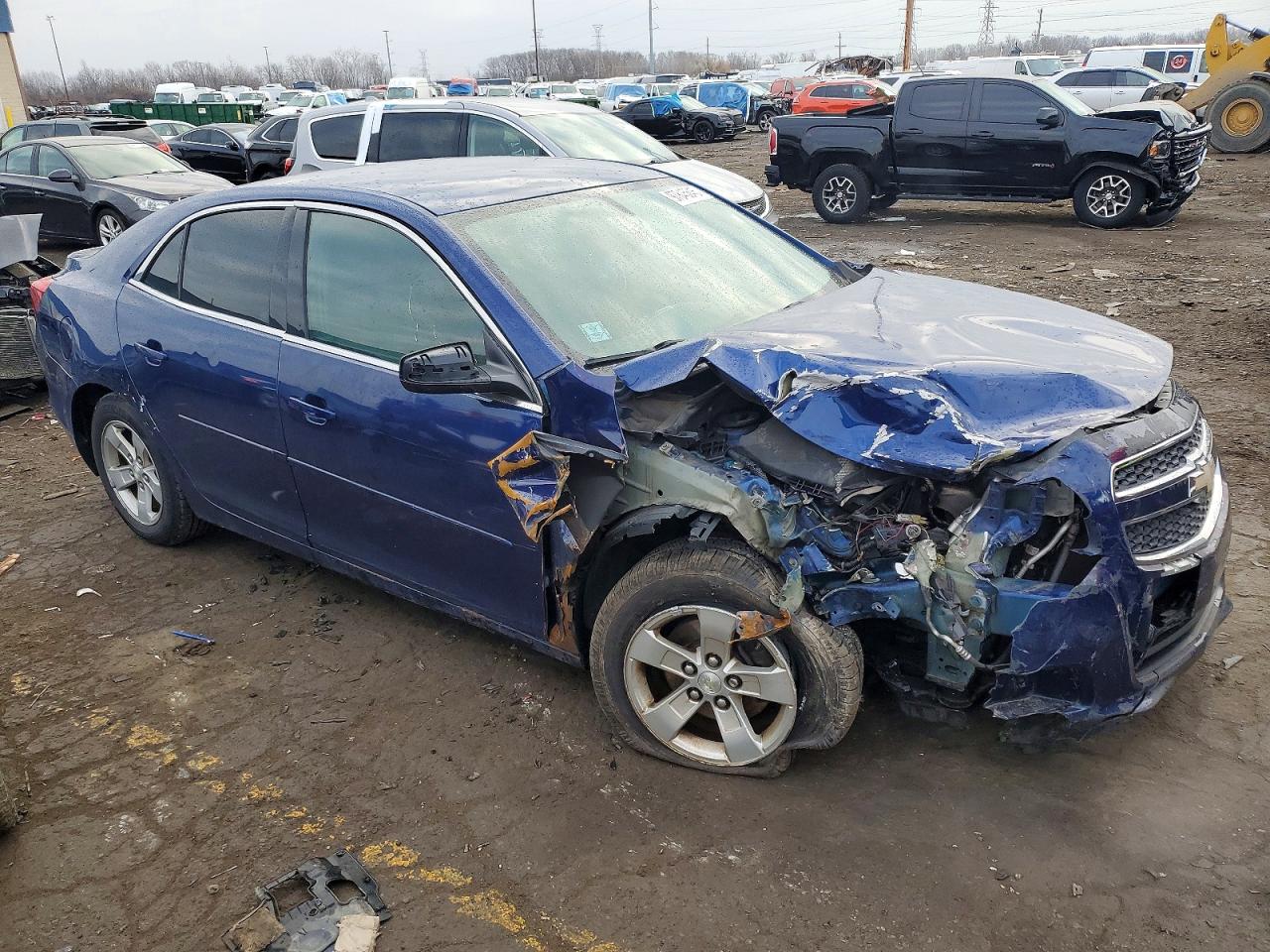 2013 CHEVROLET MALIBU LS photo 4