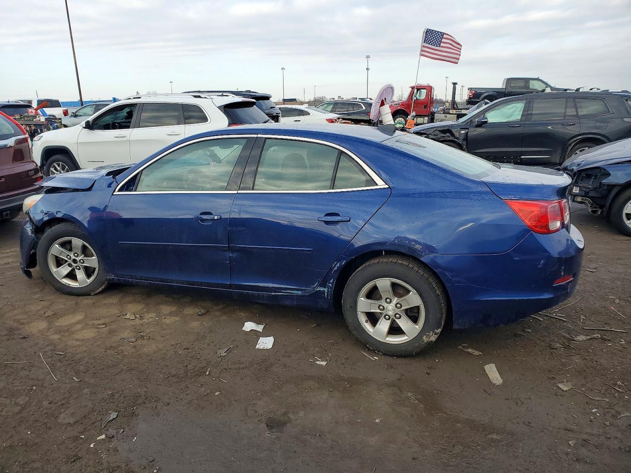2013 CHEVROLET MALIBU LS photo 2