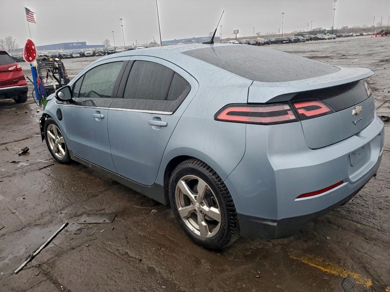 2013 CHEVROLET VOLT photo 2