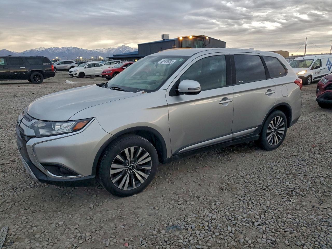 2019 MITSUBISHI OUTLANDER