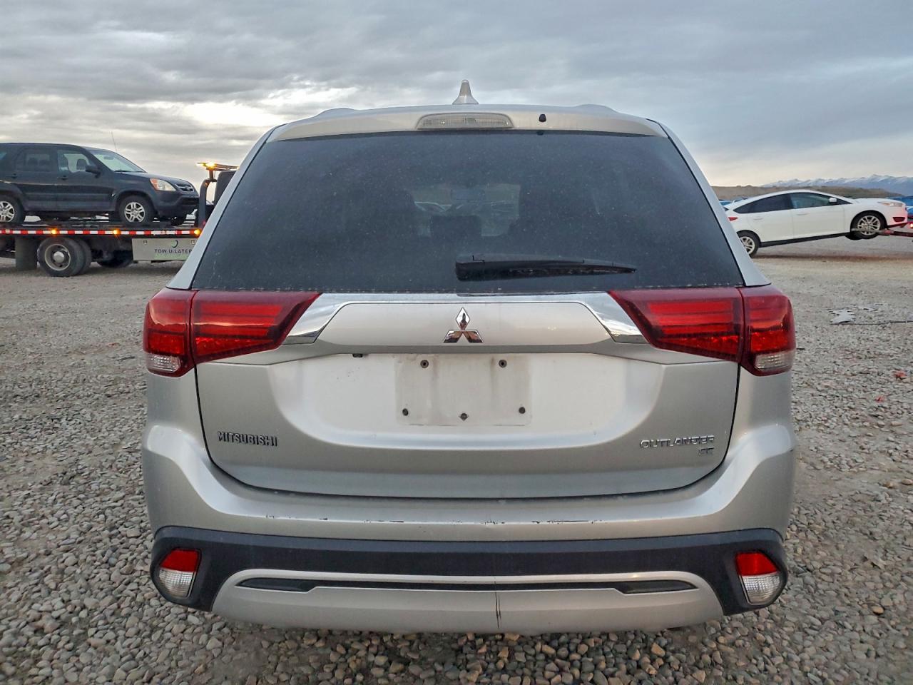 2019 MITSUBISHI OUTLANDER SE photo 6