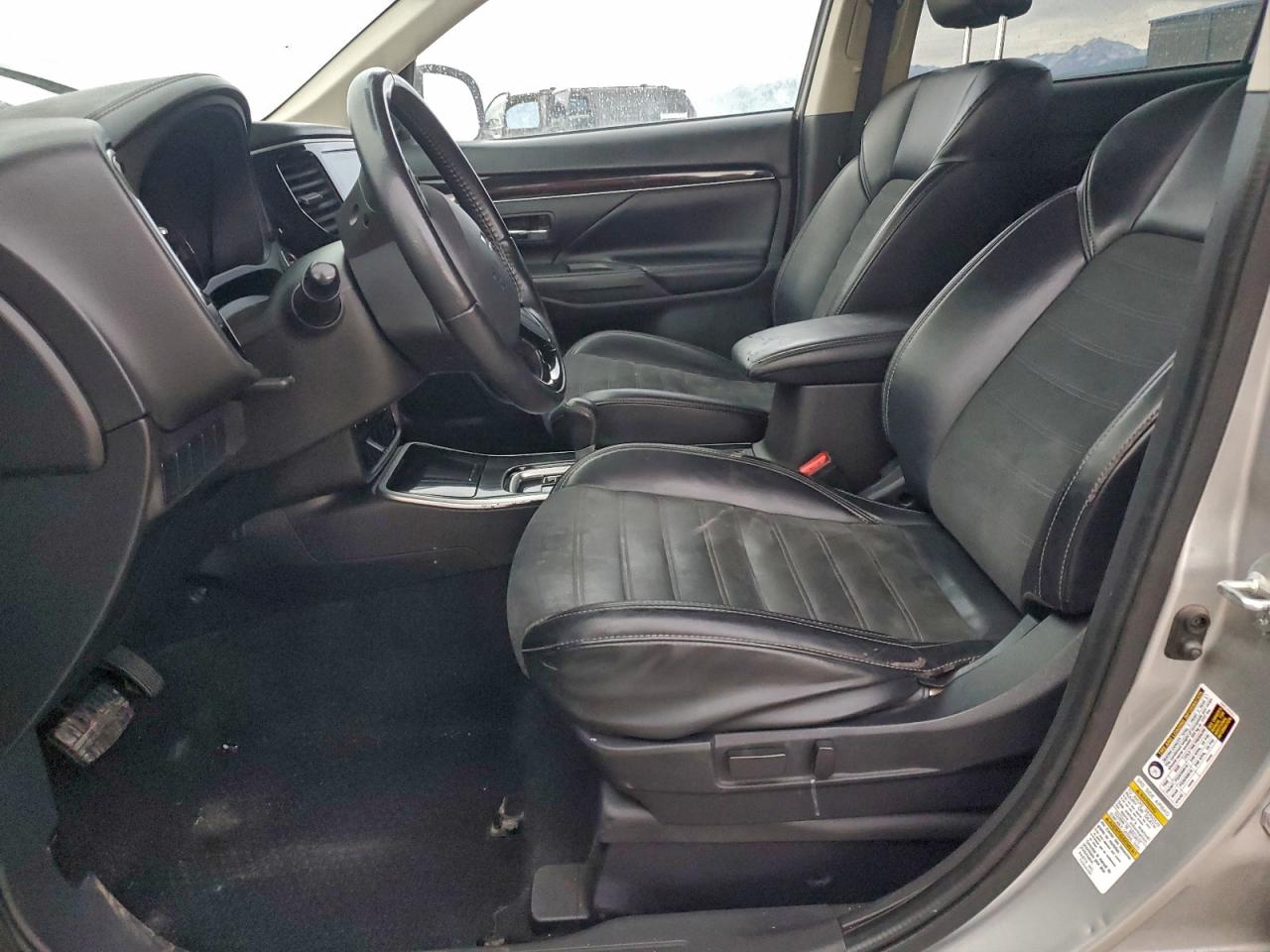 2019 MITSUBISHI OUTLANDER SE photo 7