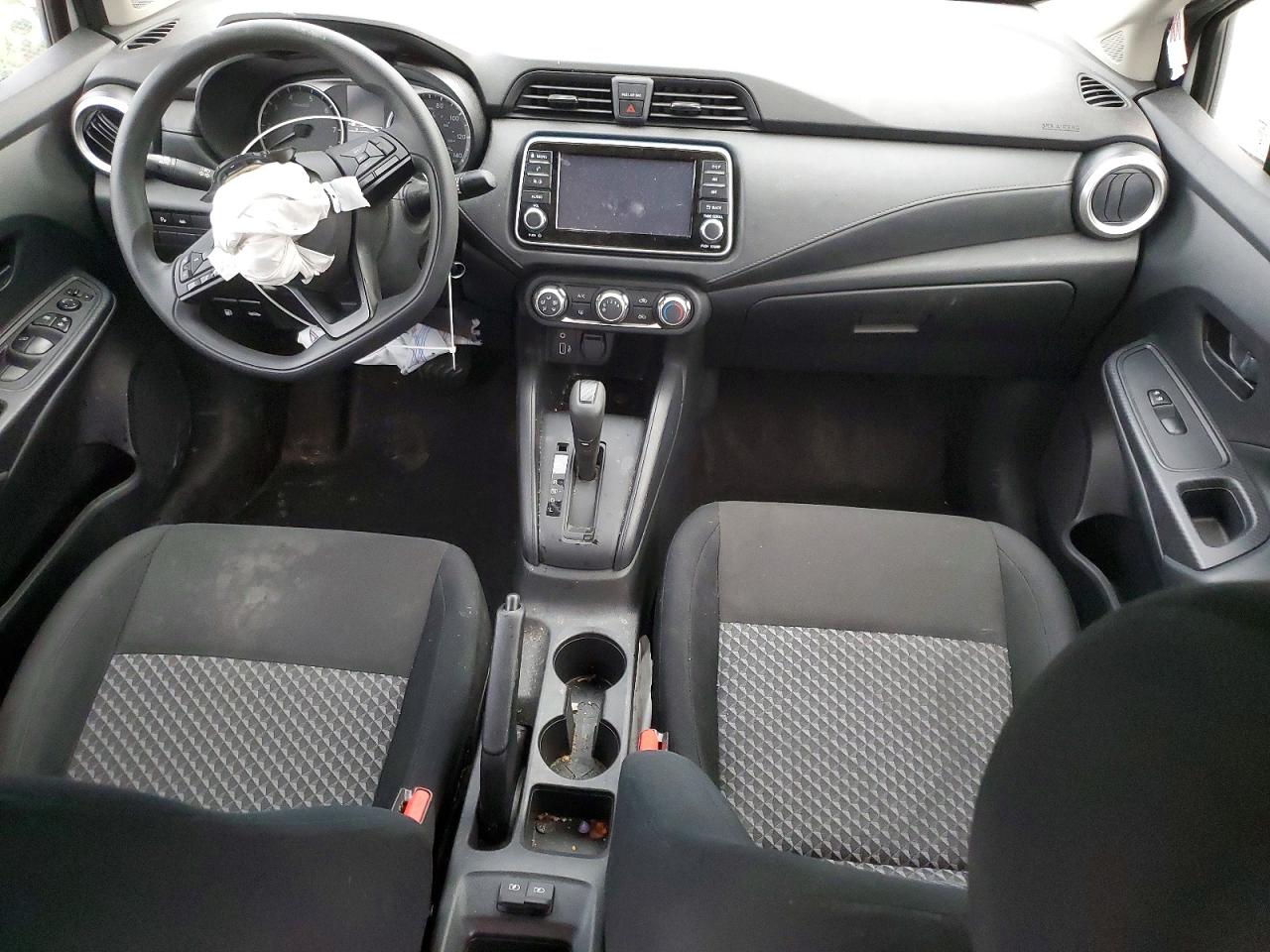 2024 NISSAN VERSA S photo 8