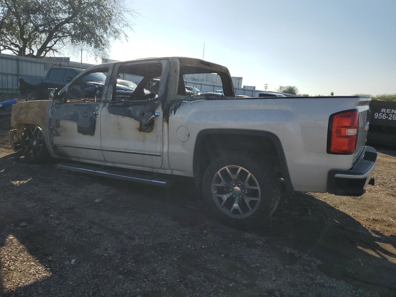 2015 GMC SIERRA K1500 SLT photo 2