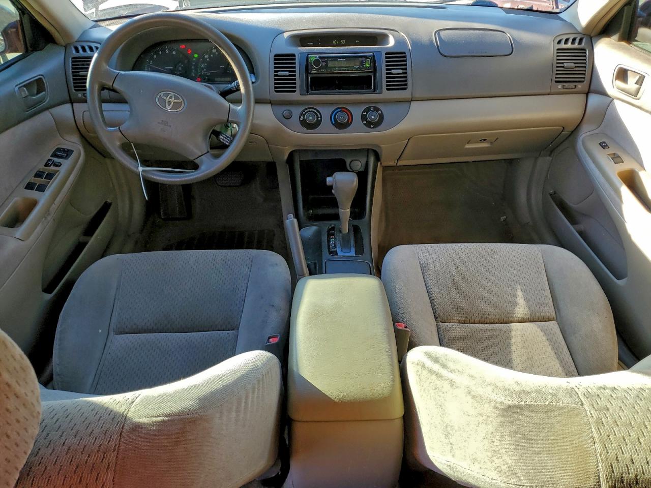 2002 TOYOTA CAMRY LE photo 8