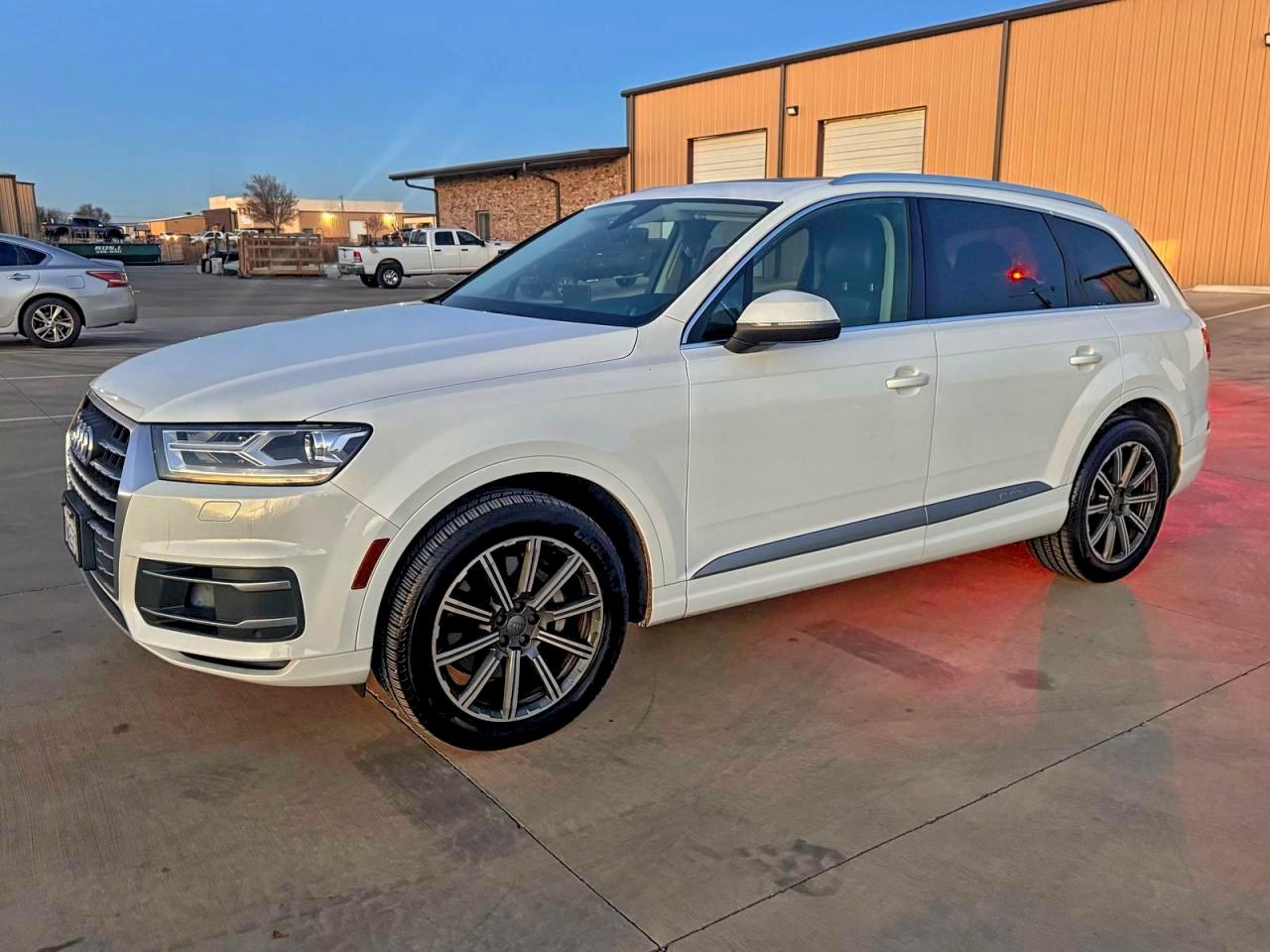 2017 AUDI Q7 PREMIUM photo 2