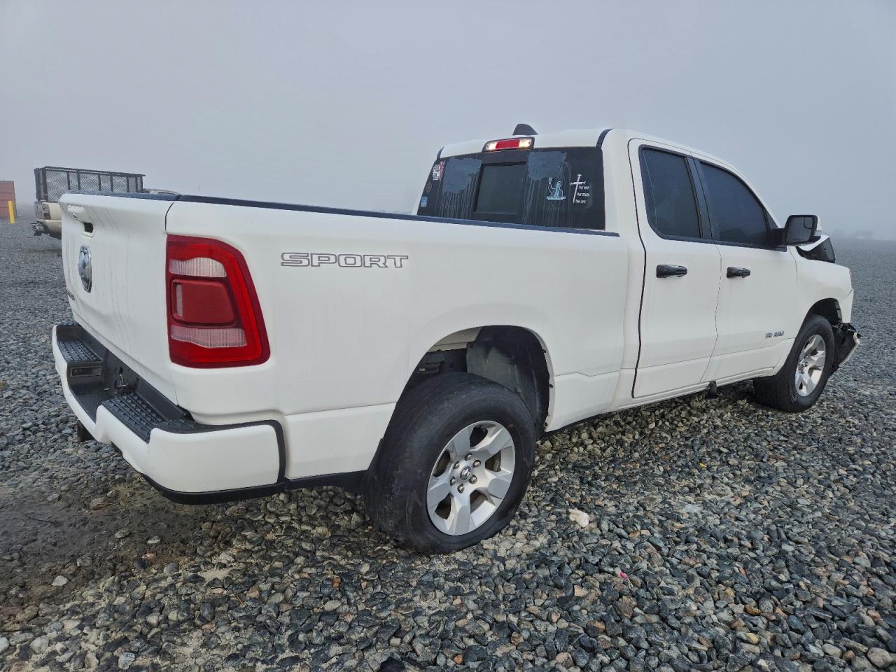 2023 RAM 1500 BIG HORN photo 3