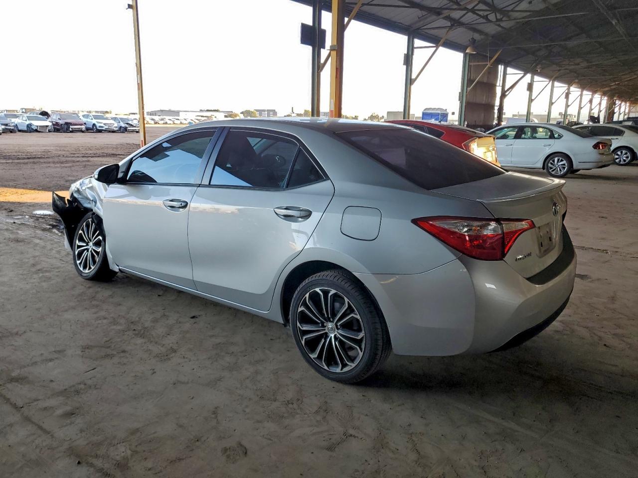 2016 TOYOTA COROLLA L photo 2