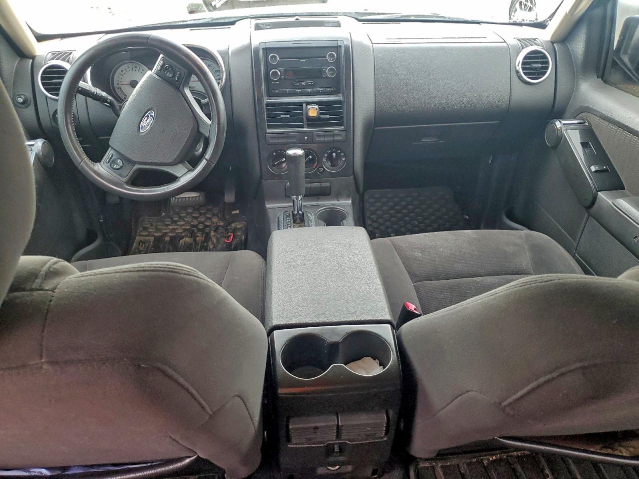 2010 FORD EXPLORER XLT photo 8