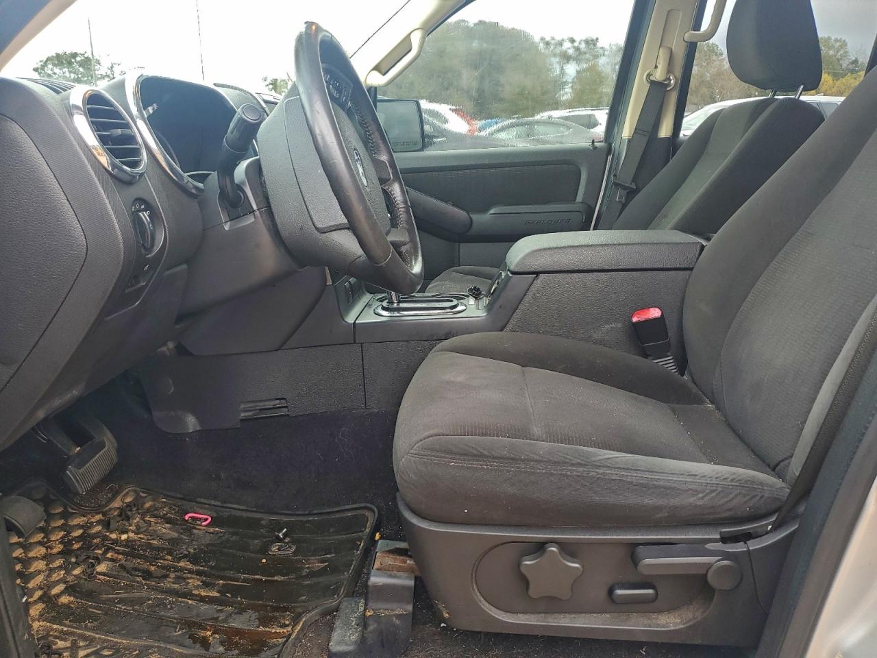 2010 FORD EXPLORER XLT photo 7