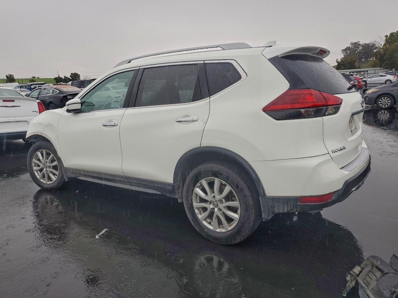 2019 NISSAN ROGUE S photo 2
