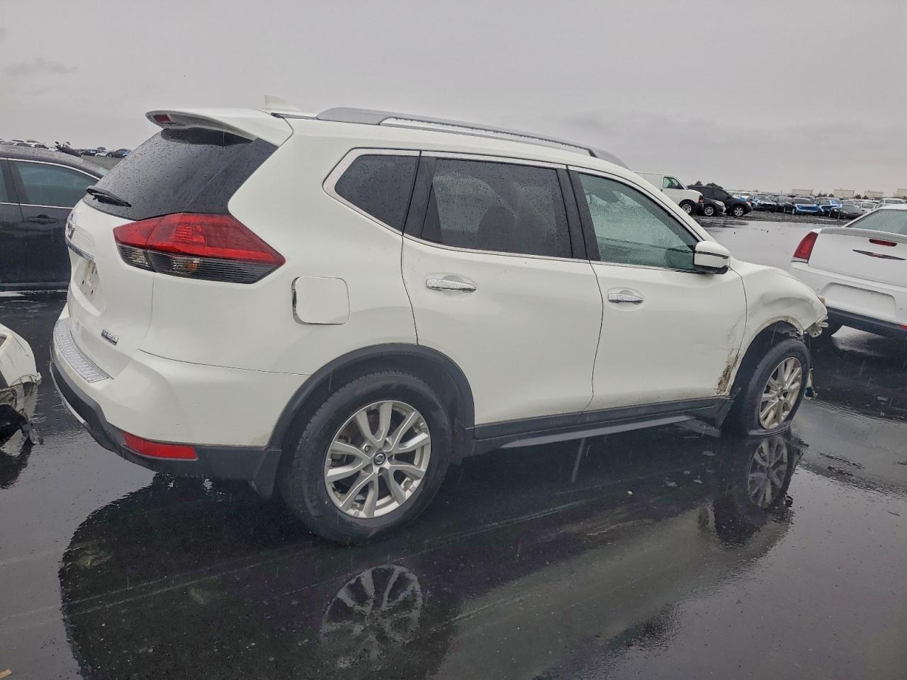 2019 NISSAN ROGUE S photo 3