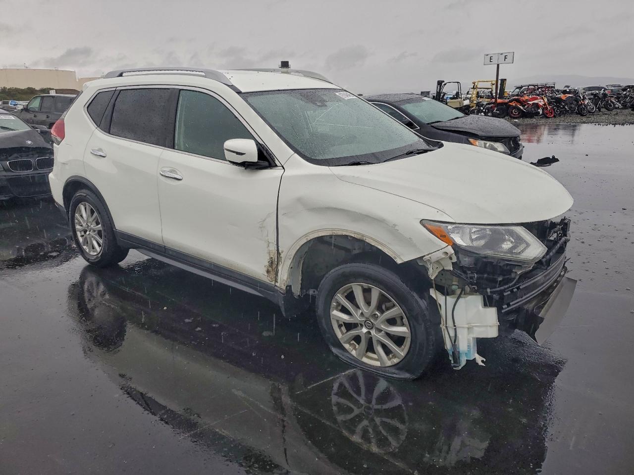 2019 NISSAN ROGUE S photo 4