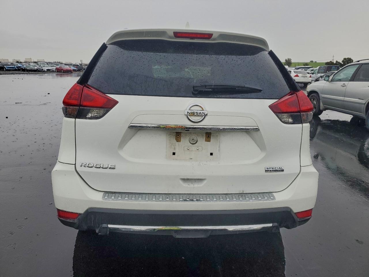 2019 NISSAN ROGUE S photo 6