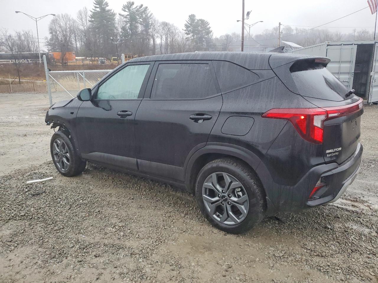 2025 KIA SELTOS LX photo 2