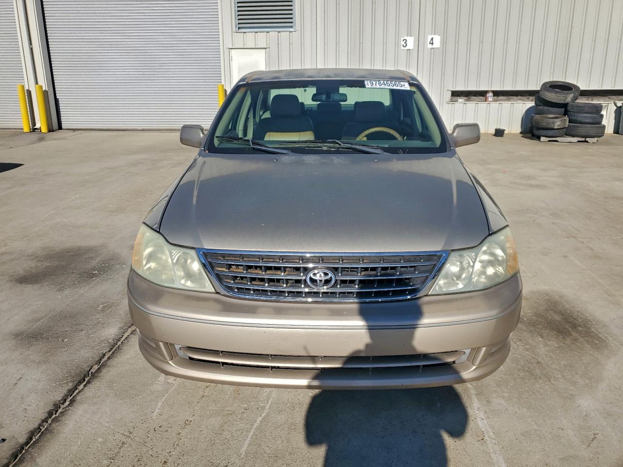 2004 TOYOTA AVALON XL photo 5