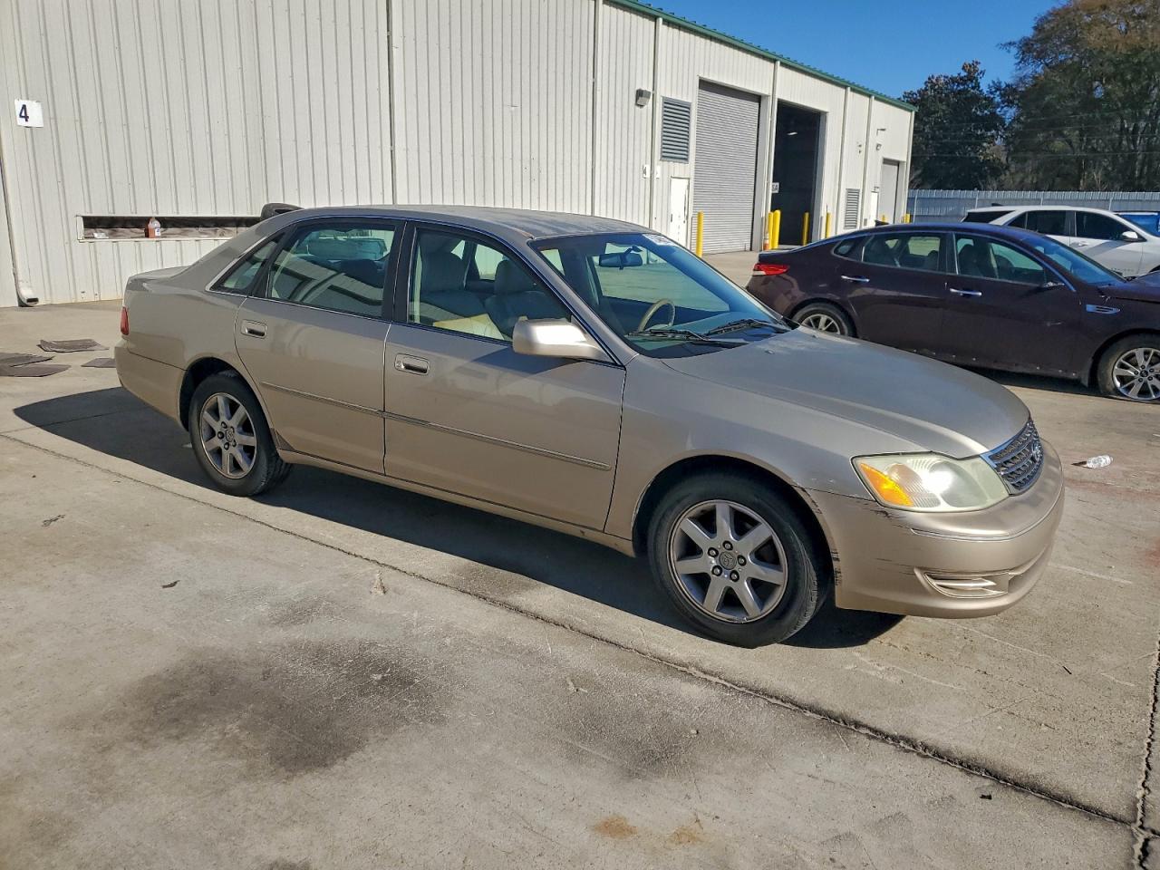 2004 TOYOTA AVALON XL photo 4