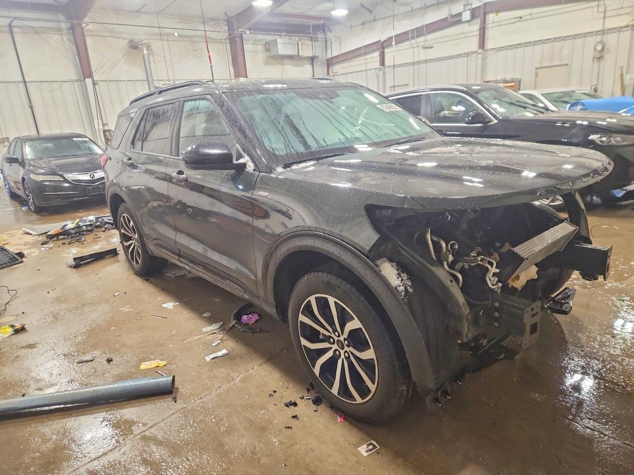 2023 FORD EXPLORER ST-LINE photo 4