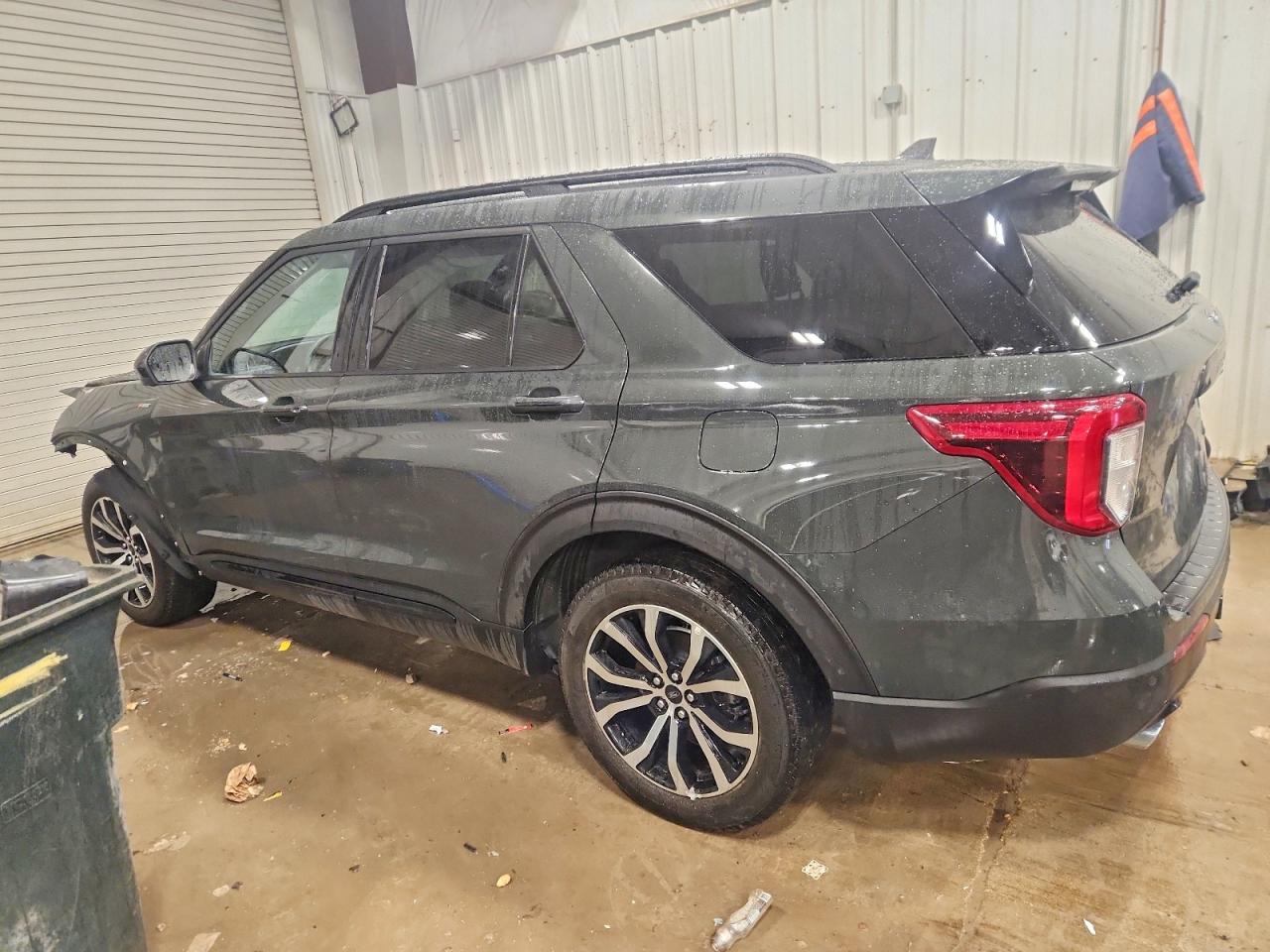 2023 FORD EXPLORER ST-LINE photo 2