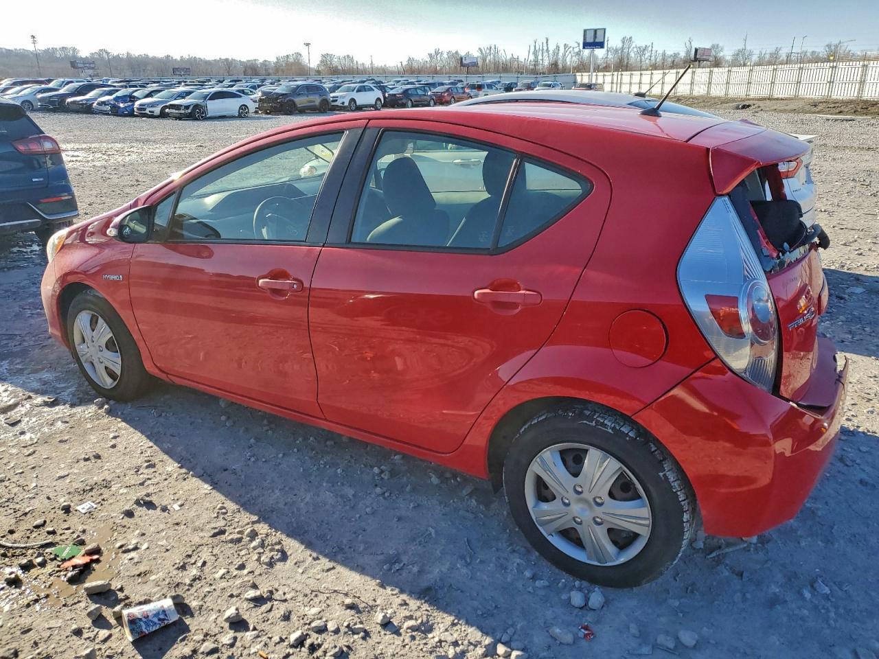 2013 TOYOTA PRIUS C photo 2