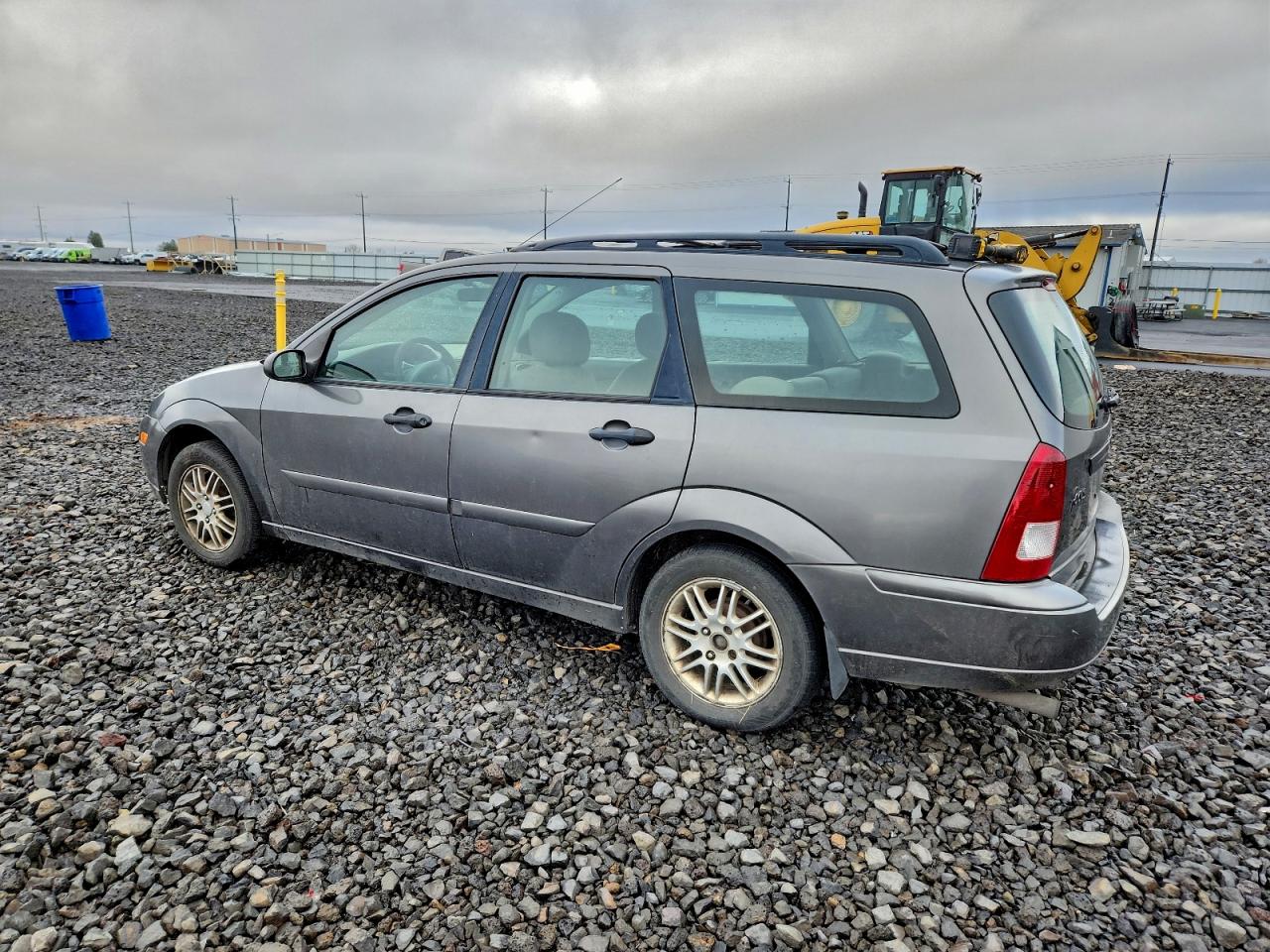 2002 FORD FOCUS SE photo 2