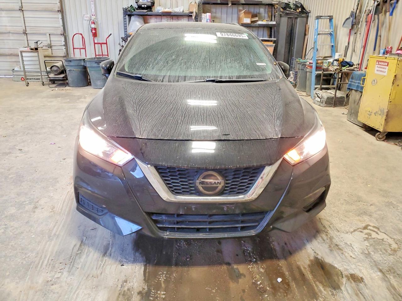 2020 NISSAN VERSA SV photo 5