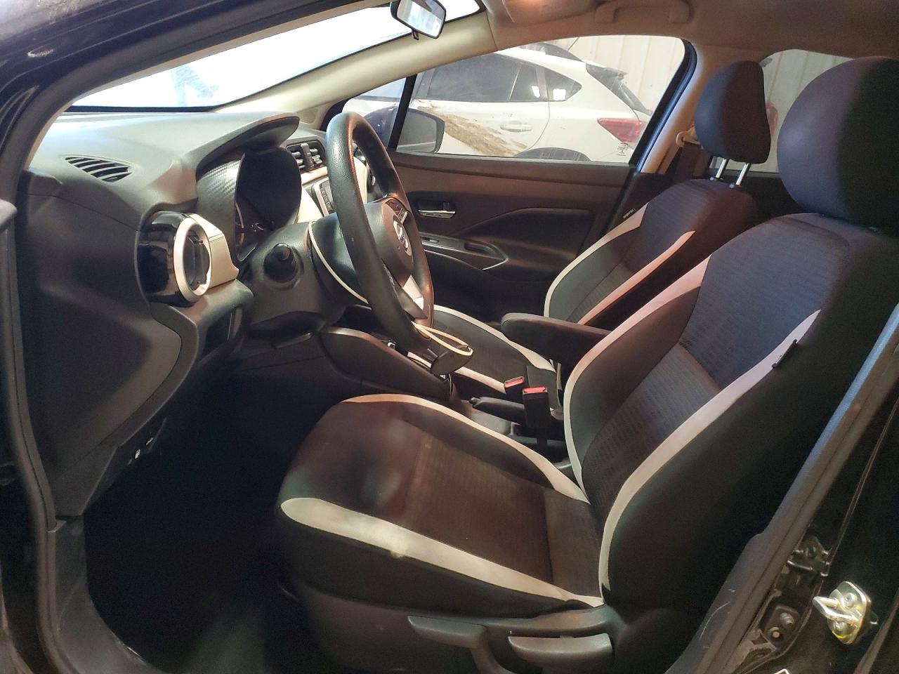 2020 NISSAN VERSA SV photo 7
