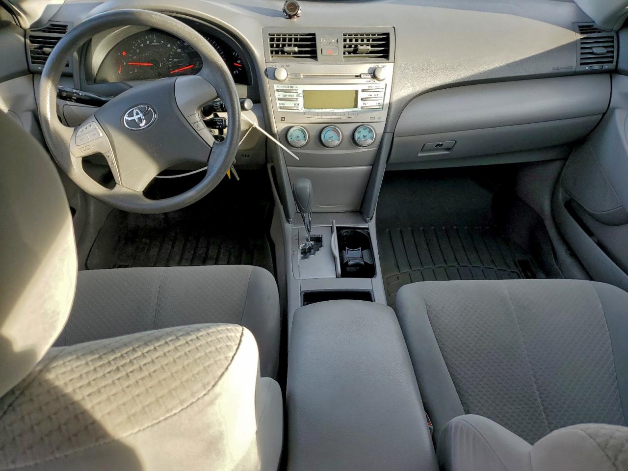 2007 TOYOTA CAMRY LE photo 8