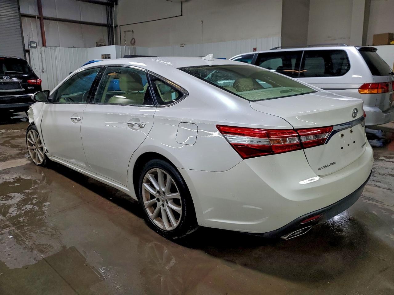 2013 TOYOTA AVALON BASE photo 2