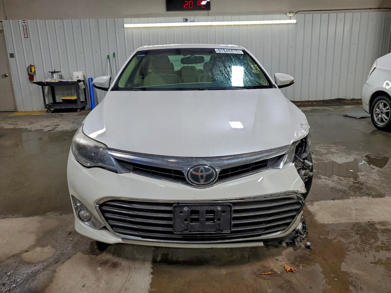 2013 TOYOTA AVALON BASE photo 5