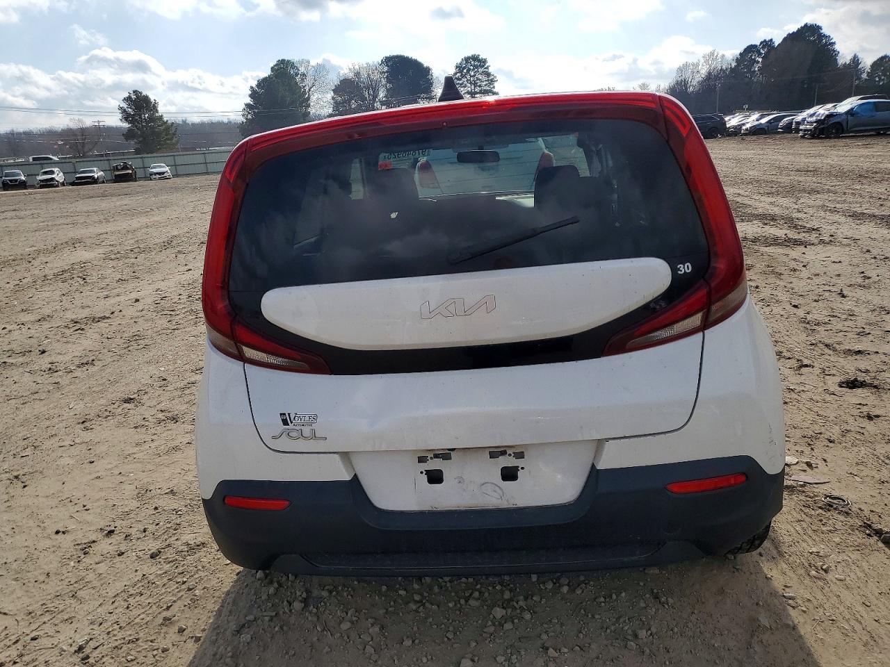 2022 KIA SOUL LX photo 16