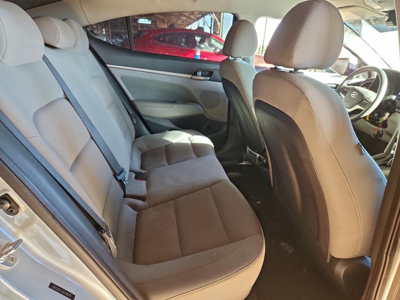 2018 HYUNDAI ELANTRA SEL photo 10