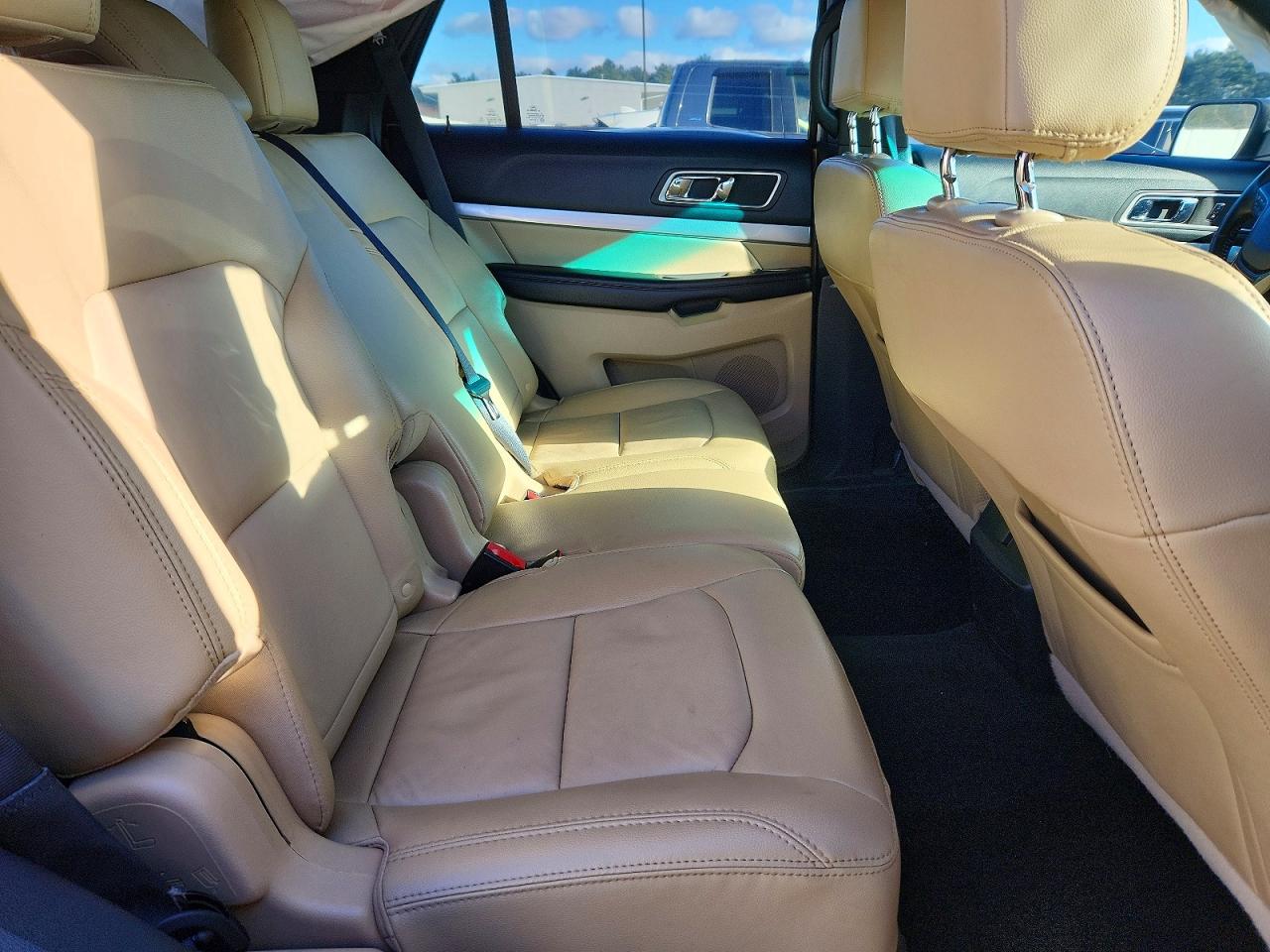 2016 FORD EXPLORER XLT photo 11