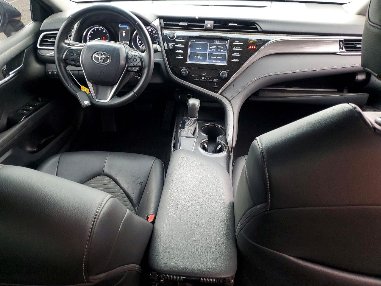 2018 TOYOTA CAMRY L photo 8
