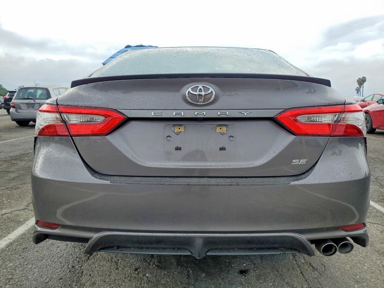 2018 TOYOTA CAMRY L photo 6