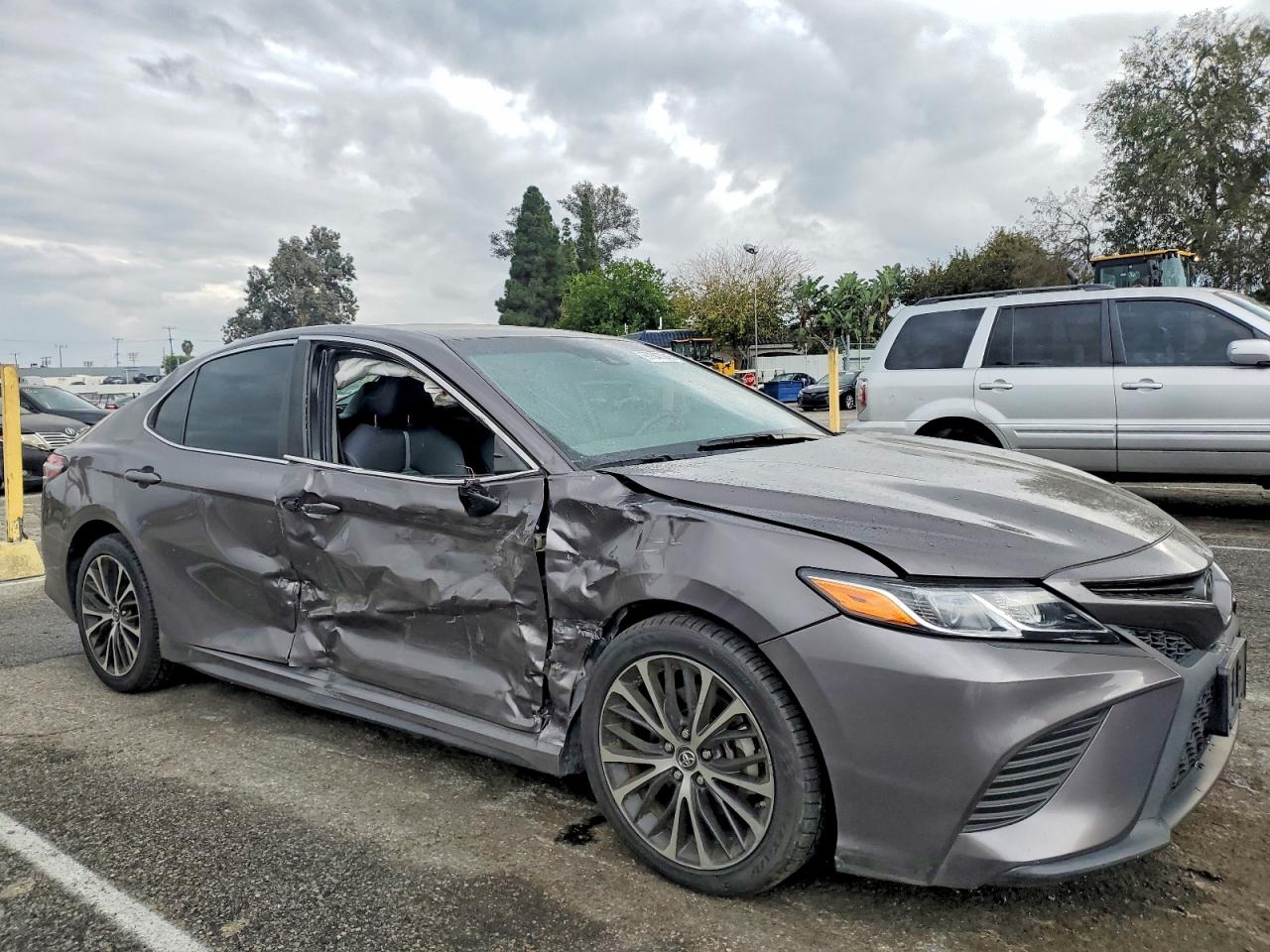 2018 TOYOTA CAMRY L photo 4