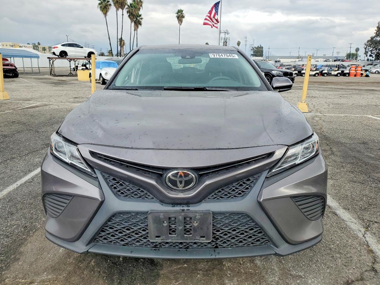 2018 TOYOTA CAMRY L photo 5