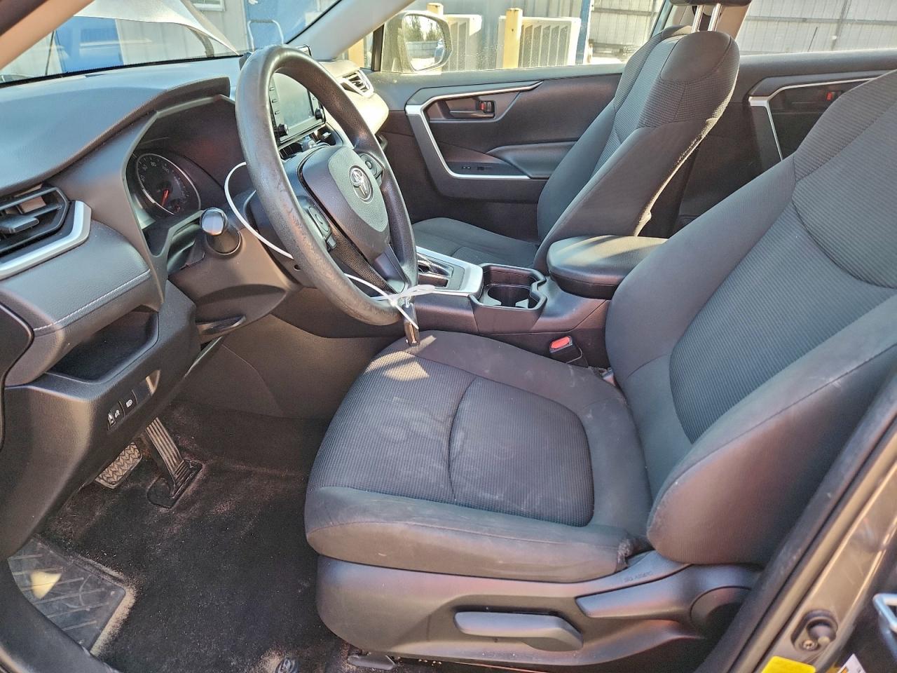 2019 TOYOTA RAV4 LE photo 7