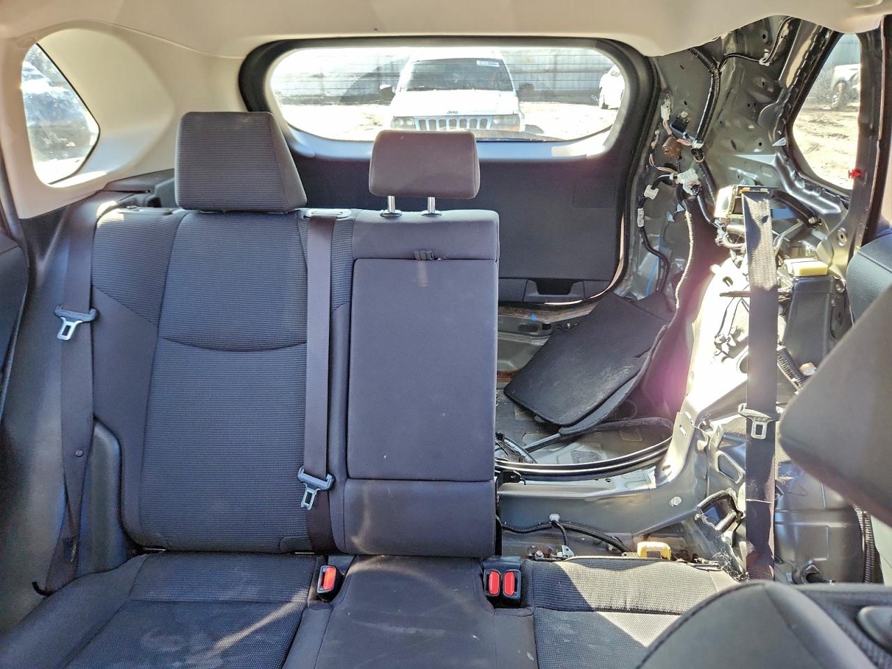 2019 TOYOTA RAV4 LE photo 10