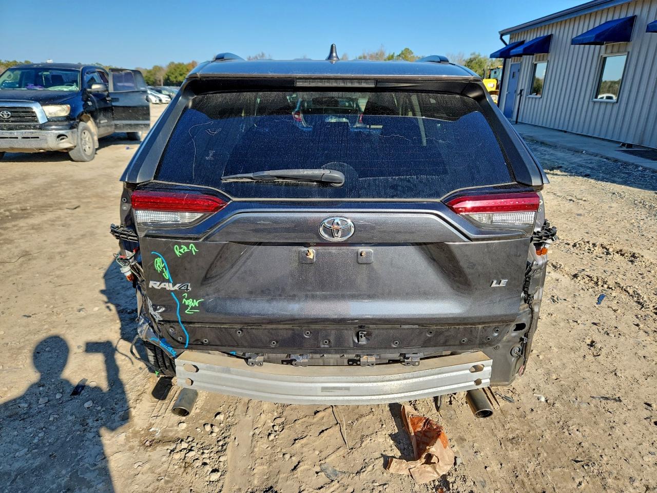 2019 TOYOTA RAV4 LE photo 6