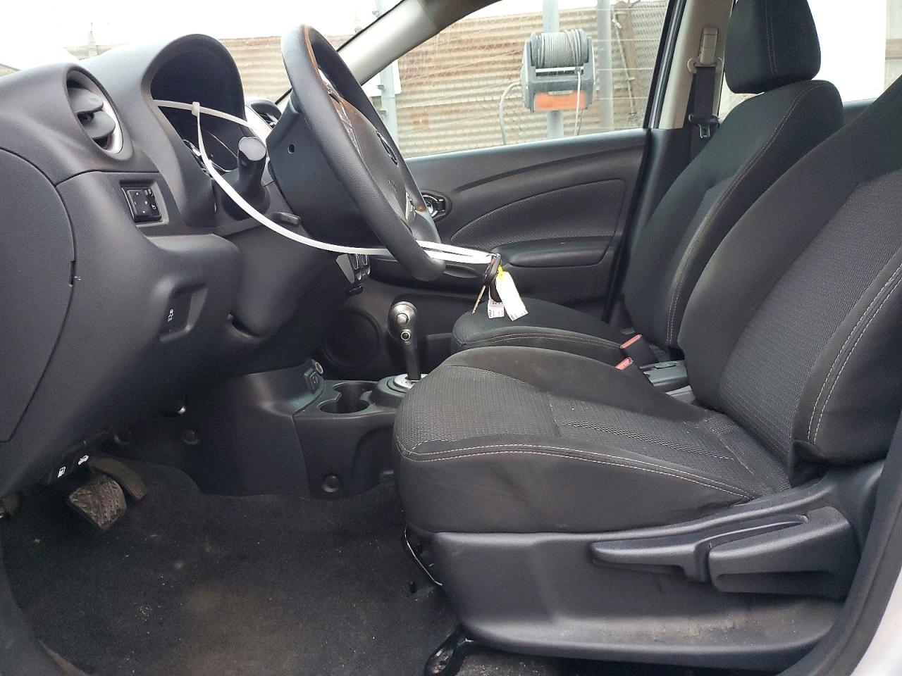 2019 NISSAN VERSA S photo 7