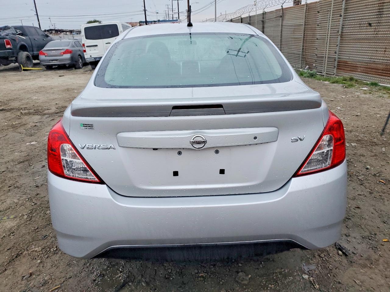 2019 NISSAN VERSA S photo 6